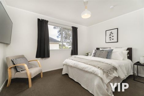 Photo of property in 12 Bloomsbury Grove, Newlands, Wellington, 6037