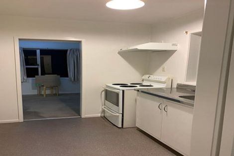 Photo of property in 1/16 Kathleen Street, Totara Vale, Auckland, 0627