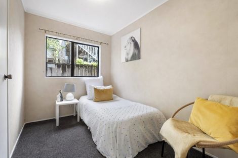 Photo of property in 3/75 Stanley Road, Glenfield, Auckland, 0629