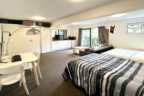 Photo of property in 200 Atkinson Road, Titirangi, Auckland, 0604