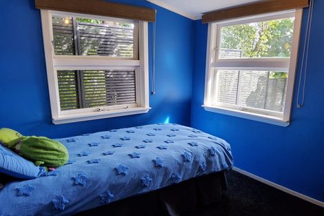 Photo of property in 74 Mana Esplanade, Paremata, Porirua, 5026