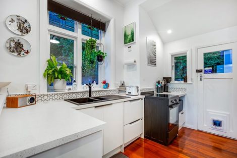 Photo of property in 409 Marine Drive, Mahina Bay, Lower Hutt, 5013