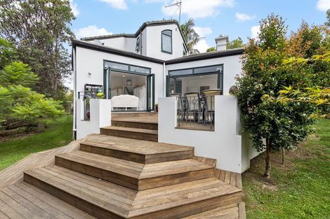 Photo of property in 2/8 Tui Glen Road, Birkenhead, Auckland, 0626