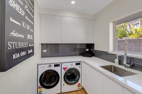 Photo of property in 10 Sea View Terrace, Cockle Bay, Auckland, 2014