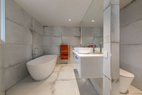 Photo of property in 10 Bevan Place, Wanaka, 9305