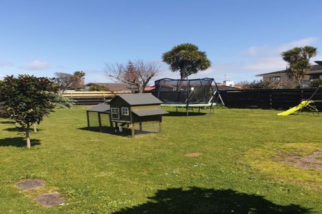 Photo of property in 126 Racecourse Road, Waiuku, 2123