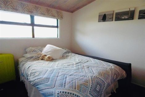 Photo of property in 3 Manu Crescent, Upper Vogeltown, New Plymouth, 4310