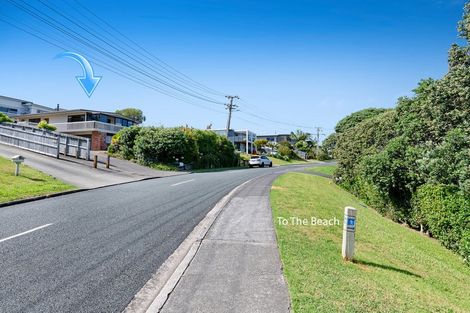 Photo of property in 25a Tindalls Bay Road, Tindalls Beach, Whangaparaoa, 0930