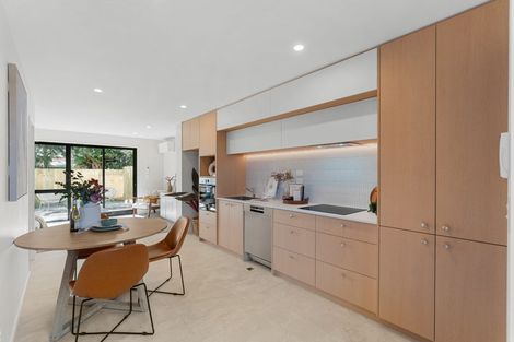 Photo of property in 2/7 Gresford Street, Edgeware, Christchurch, 8013