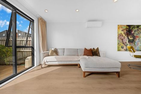 Photo of property in 4/29 Normandy Place, Henderson, Auckland, 0610