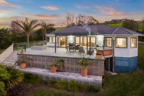 Photo of property in 398 Cove Road, Waipu, 0582