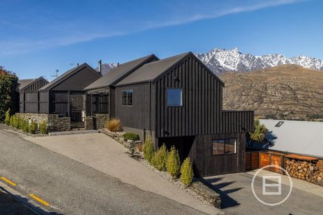 Photo of property in 19 Stone Ridge Place, Queenstown, 9300