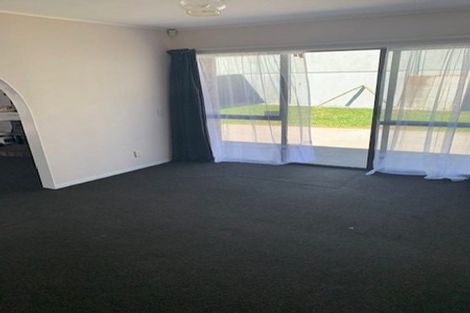 Photo of property in 209 Walter Strevens Drive, Conifer Grove, Takanini, 2112