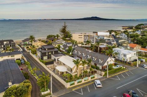 Photo of property in 9a Craig Road, Milford, Auckland, 0620