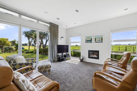 Photo of property in 12 Sampson Avenue, Waiwhakaiho, New Plymouth, 4312