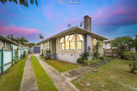 Photo of property in 33 Strid Road, Te Atatu South, Auckland, 0610