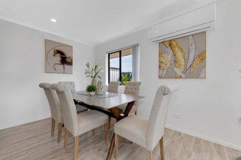 Photo of property in 4 Bokeen Lane, Flat Bush, Auckland, 2019