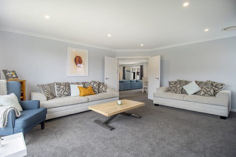 Photo of property in 16 Schooner Drive, Whitby, Porirua, 5024