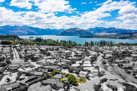 Photo of property in 6 Meadowbrook Place, Wanaka, 9305