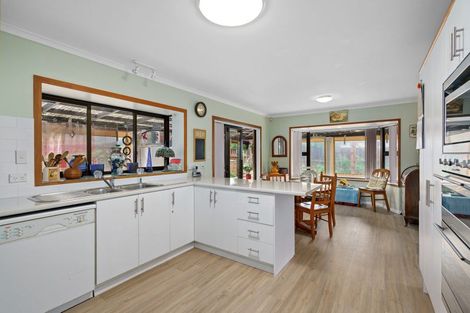 Photo of property in 251 Shakespeare Street, Leamington, Cambridge, 3432