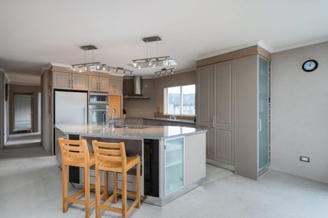 Photo of property in 9 Waiora Place, Pyes Pa, Tauranga, 3112