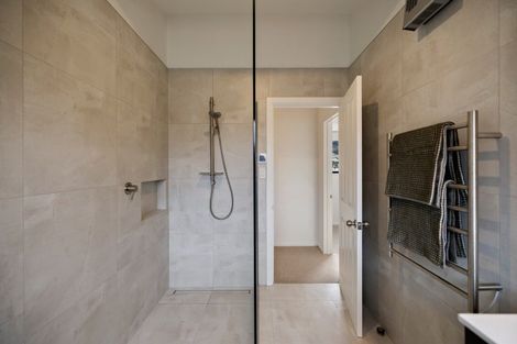 Photo of property in 14 Oregon Drive, Kelvin Heights, Queenstown, 9300