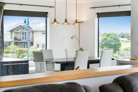 Photo of property in 14 Mariners Haven, One Tree Point, 0118