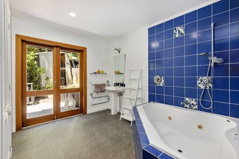 Photo of property in 12 Latham Road, York Bay, Lower Hutt, 5013