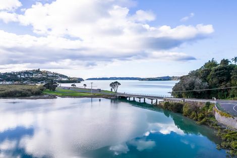 Photo of property in Bridgewater Apartments, 207/7 Te Rangi Cross Road, Paihia, 0200