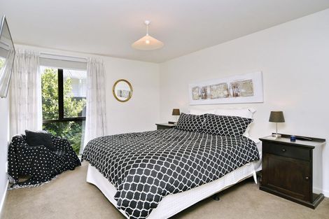 Photo of property in 102 Hills Road, Edgeware, Christchurch, 8013