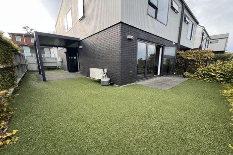 Photo of property in 3 Maureen Close, East Tamaki Heights, Auckland, 2016