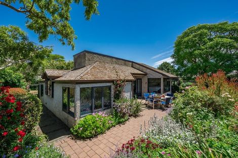 Photo of property in 11 Walnut Grove, Waikanae, 5036