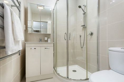 Photo of property in 19 Valerie Crescent, Okura, Albany, 0792