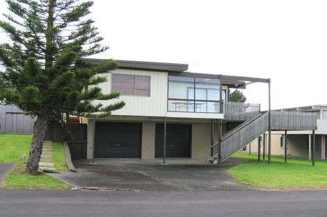 Photo of property in 17 Blue Bell Parade, Omaha, 0986