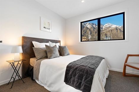 Photo of property in 44 Cunninghams Drive, Jacks Point, Queenstown, 9371
