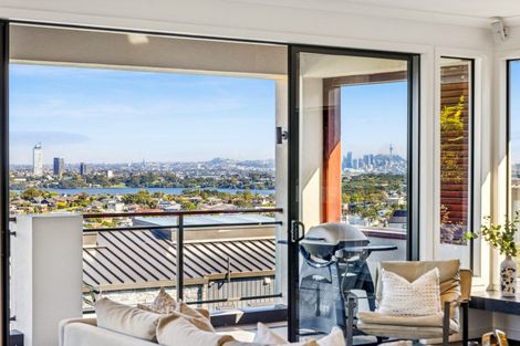 Photo of property in 5 Castor Bay Road, Castor Bay, Auckland, 0620