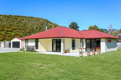 Photo of property in 147 Mimi Road, Mimi, Urenui, 4377