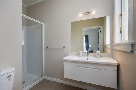 Photo of property in 24 Buscomb Avenue, Henderson, Auckland, 0610