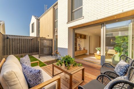 Photo of property in 2/979 Colombo Street, St Albans, Christchurch, 8014