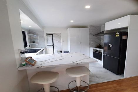 Photo of property in 2/4 Antrim Grove, Bayview, Auckland, 0629