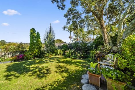 Photo of property in 52 Woodlands Crescent, Browns Bay, Auckland, 0630