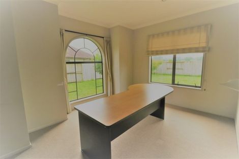 Photo of property in 8 Gibbston Close, Huntington, Hamilton, 3210