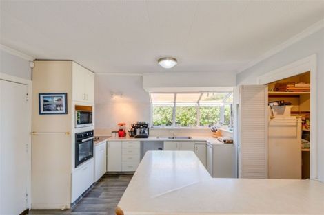 Photo of property in 32 Inwoods Road, Parklands, Christchurch, 8083