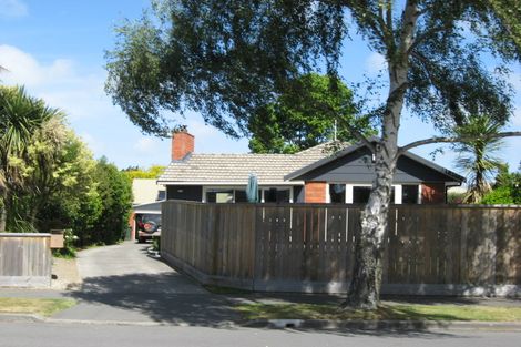 Photo of property in 3 Lombard Place Avonhead Christchurch City