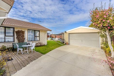 Photo of property in 48 Coopers Road, Dallington, Christchurch, 8061