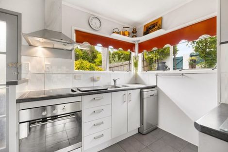 Photo of property in 1/15 Lancelot Place, Glenfield, Auckland, 0629