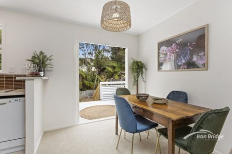 Photo of property in 61 Easton Park Parade, Glenfield, Auckland, 0629