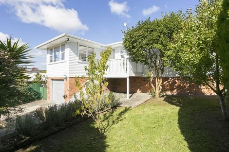 Photo of property in 39 Tahi Terrace, Glen Eden, Auckland, 0602