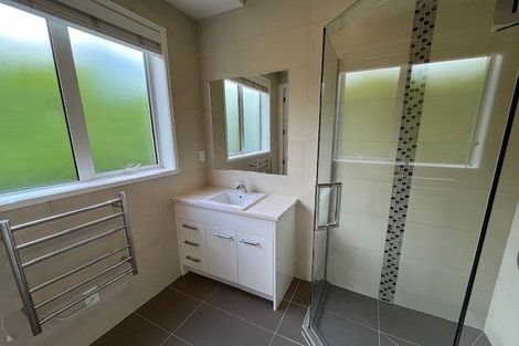 Photo of property in 9 Swindon Close, Mellons Bay, Auckland, 2014