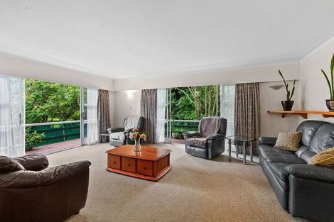 Photo of property in 48 Grassmere Road, Henderson Valley, Auckland, 0612